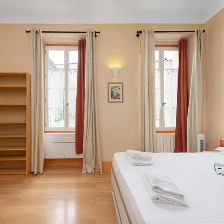 아파트 Grand Dans La Vieille *