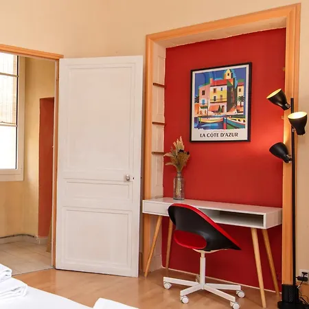 Grand Dans La Vieille *